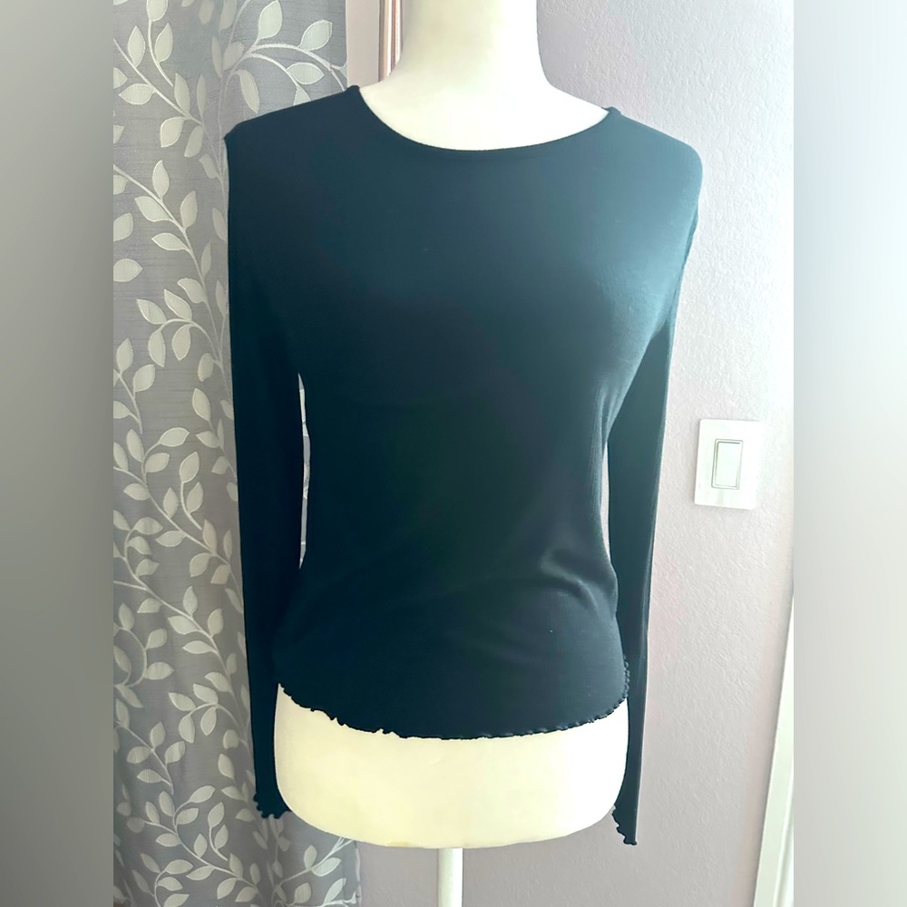 Miss silfridge long sleeve top lettuce edged size medium